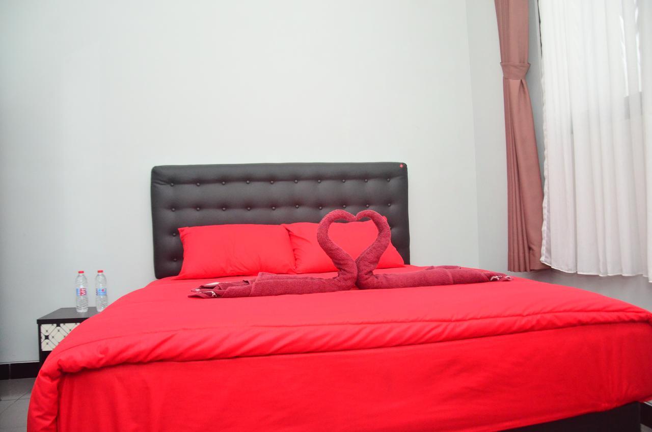 בניוואנגי Banyu Homestay מראה חיצוני תמונה