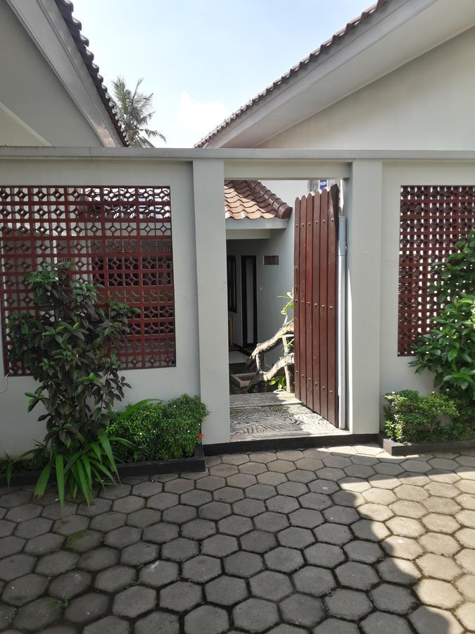 בניוואנגי Banyu Homestay מראה חיצוני תמונה