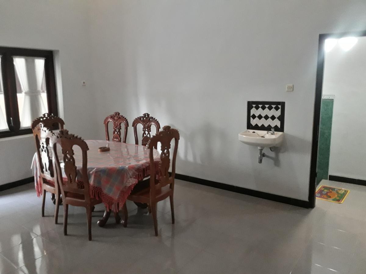 בניוואנגי Banyu Homestay מראה חיצוני תמונה