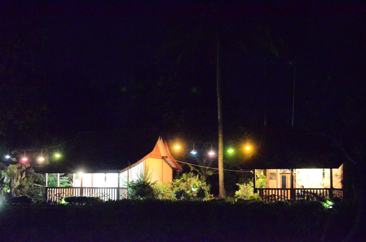 בניוואנגי Banyu Homestay מראה חיצוני תמונה