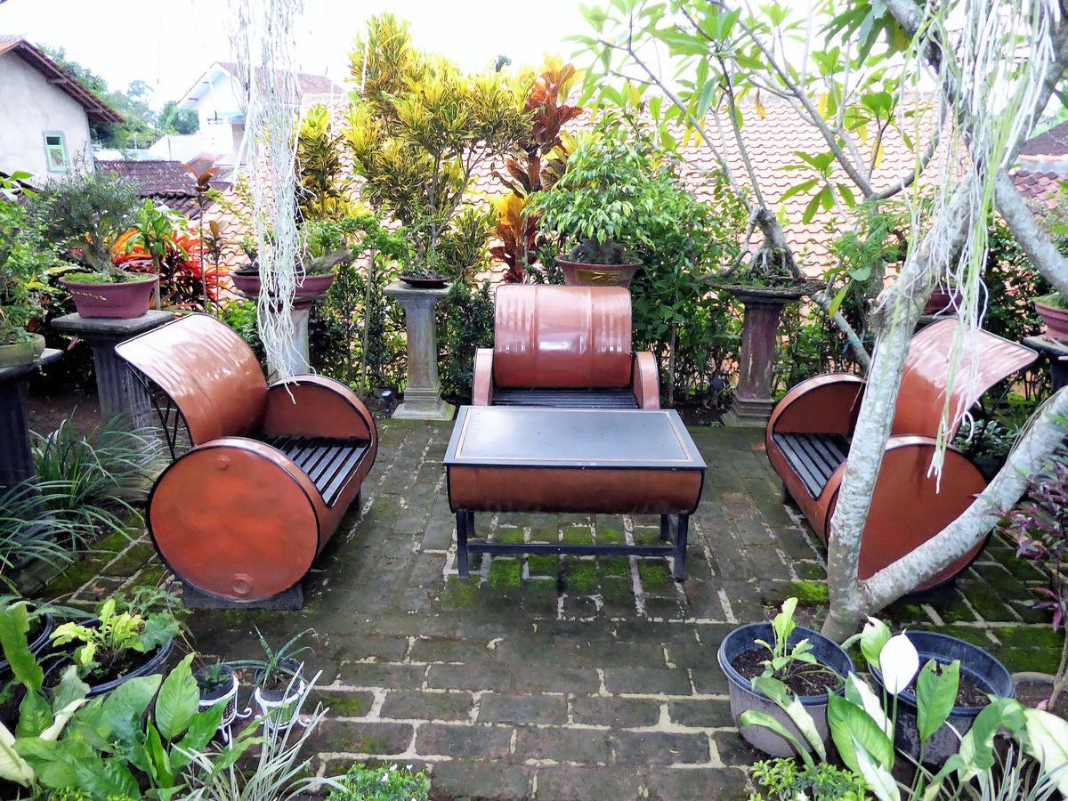 בניוואנגי Banyu Homestay מראה חיצוני תמונה